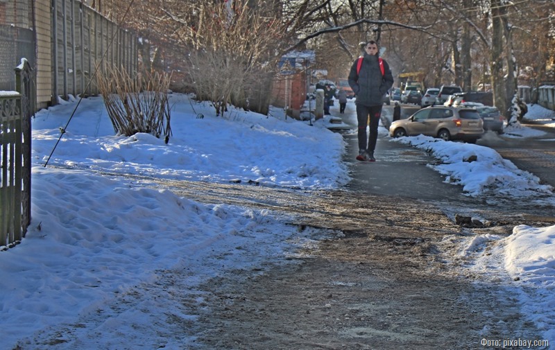 Плохая уборка снега привела к очередному коллапсу в Петербурге