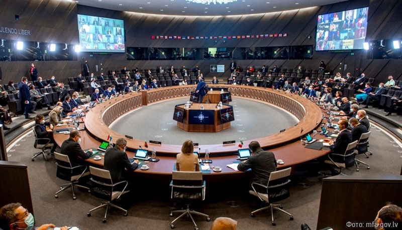 Министры иностранных дел стран НАТО обсудили ситуацию с безопасностью в Европе и единство перед Россией