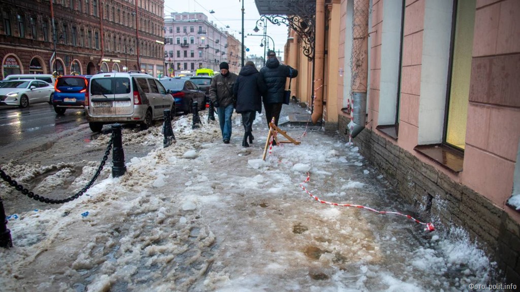 Повелию напомнили о невыполненном обещании расчистить Петербург от снега