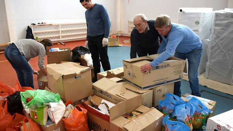 Студенты-добровольцы помогают беженцам Донбасса гуманитарной поддержкой