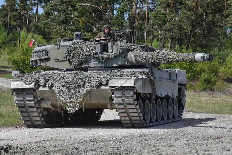 Финляндия пообещала Украине танки Leopard