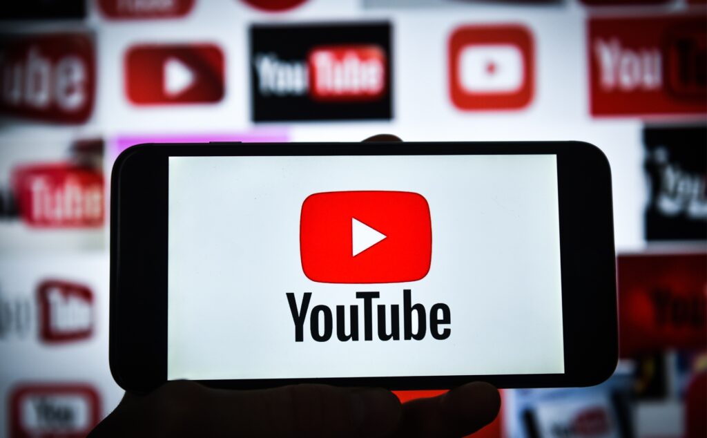 «Подсовывает антироссийские ролики»: ученый Шарамок высказался в поддержку блокировки YouTube