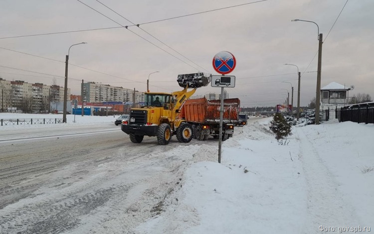 Эксперт Бредец: в Смольном должны повышать престиж работы в сфере ЖКХ