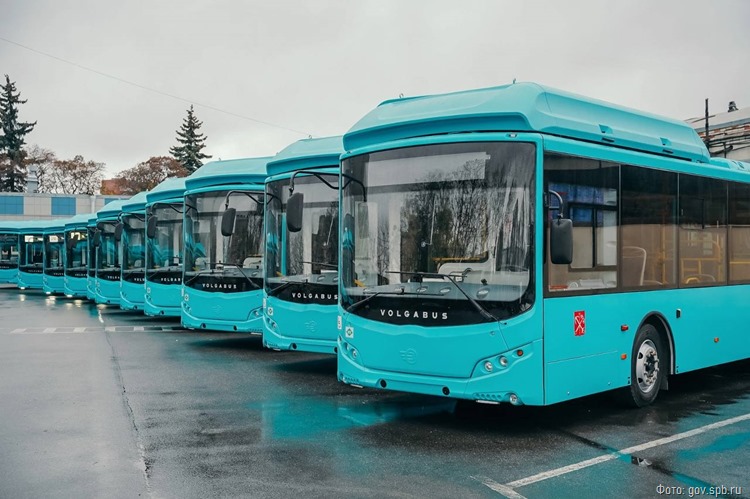 План по переводу автобусов Петербурга на газомоторное топливо удалось выполнить лишь на треть