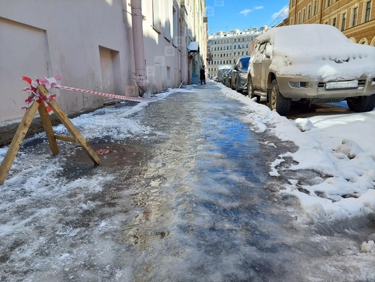 Петербуржцев предупредили о снегопадах в воскресенье. Коммунальщики снова будут не готовы?