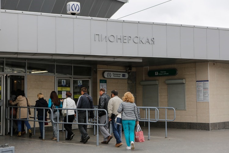 Петербуржцы в Сети раскритиковали Смольный за планы закрыть на ремонт еще одну станцию метро