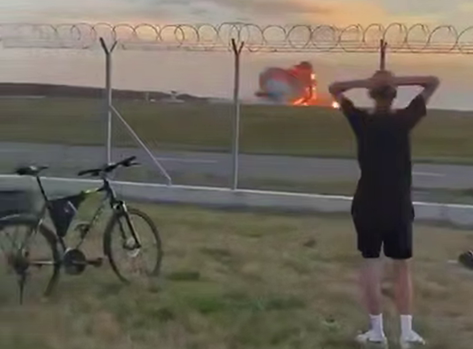 Трагедия на авиабазе в Польше: крушение истребителя F-16 (видео) Трагедия на авиабазе в Польше: крушение истребителя F-16 (видео)