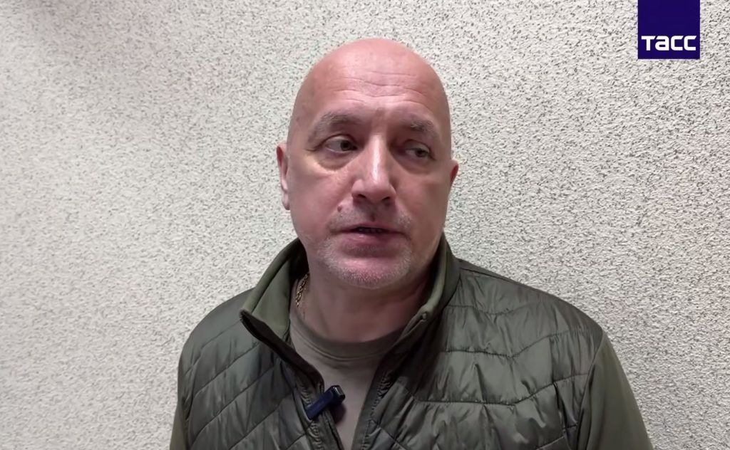 Писатель Захар Прилепин возвращается на военную службу