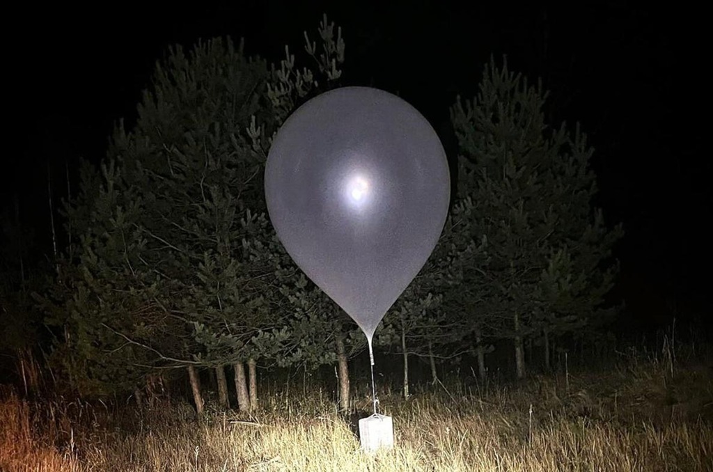 Аэропорт Вильнюса снова закрыли из-за «метеозондов»