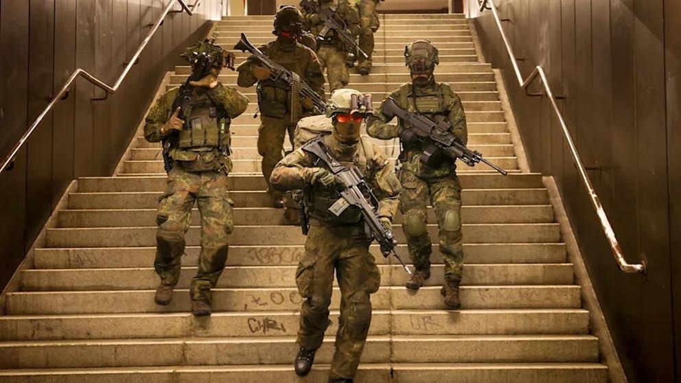 Бундесвер провел ночные учения в берлинском метро