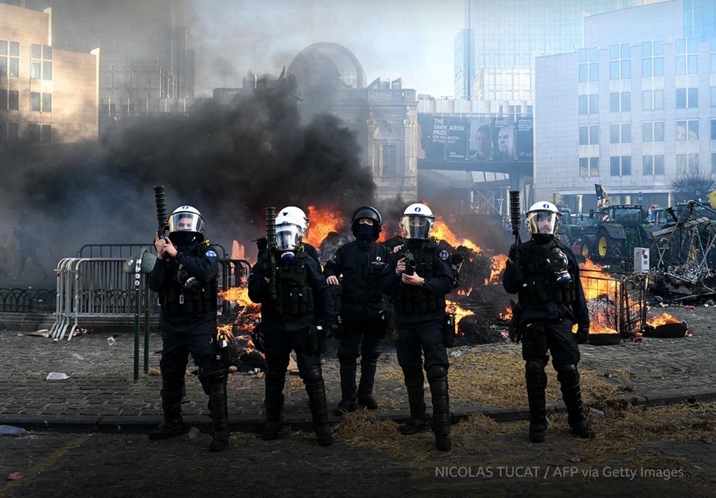 Брюссель: протесты фермеров переросли в беспорядки